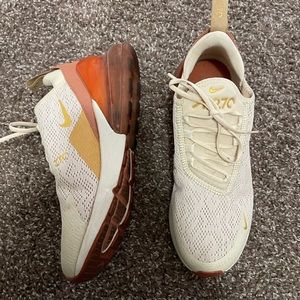 Nike 270s Womens